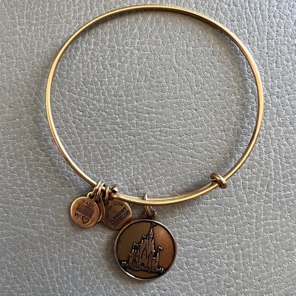 Alex and Ani Bracelet featuring Walt Disney World's Magic Kingdom Castle - Picture 1 of 1